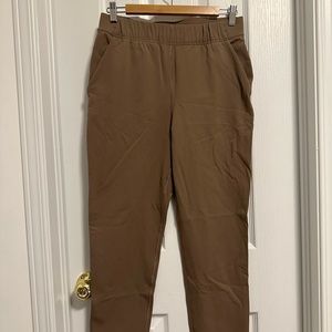 The Group Babaton Weekender Pant